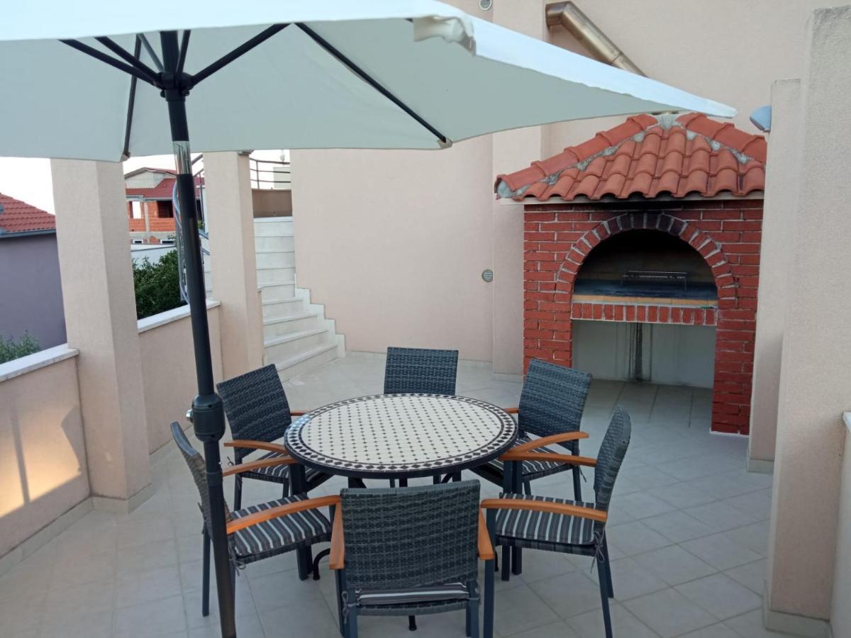 Apartmani Ferdi Trogir Exterior foto