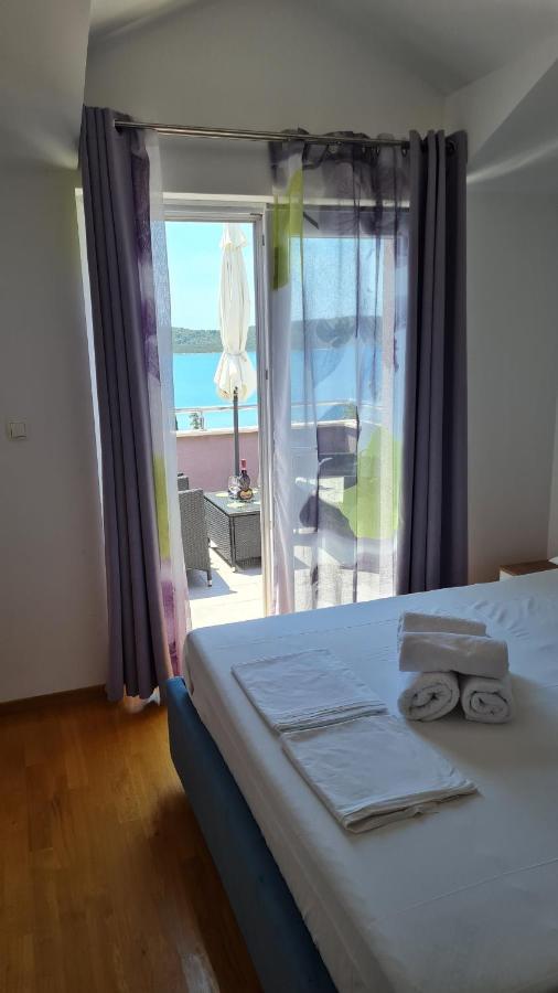 Apartmani Ferdi Trogir Exterior foto