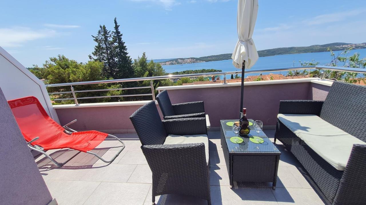 Apartmani Ferdi Trogir Exterior foto