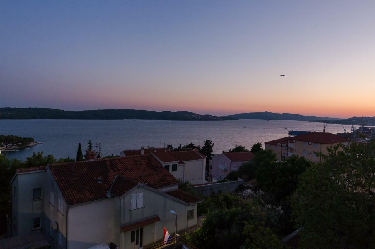 Apartmani Ferdi Trogir Exterior foto
